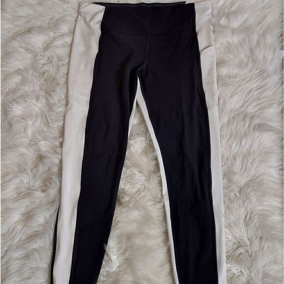 Athleta Women's black and white leggings - Picture 11 of 11